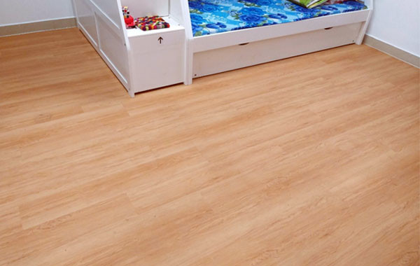 Lót sàn gỗ cho phòng ngủ