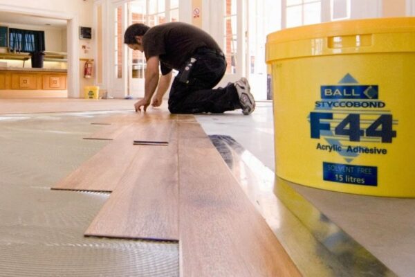 Hình ảnh sàn nhựa Vinyl dán keo